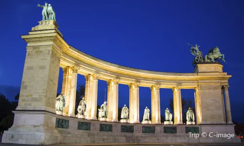 Heroes' Square