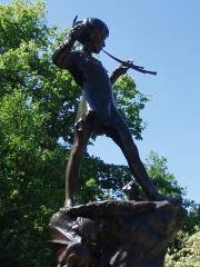 Peter Pan Statue