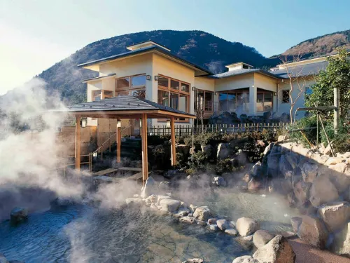 Top 10 Most Popular Hot Springs in Japan