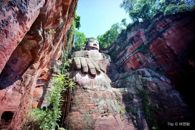 10 Amazing Places to See Buddha around The World