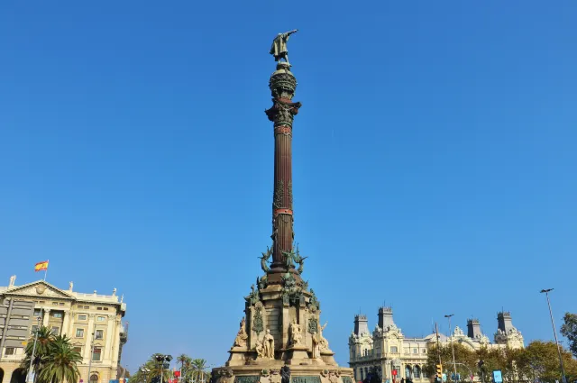 Barcelona Cathedral: Places in Barcelona