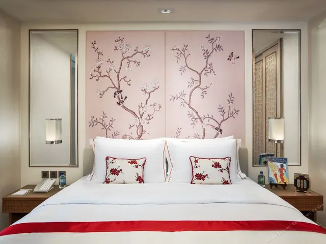 Visit These Hotels in Hong Kong and Mingle With the Stars