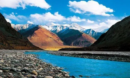 Yurungqash River