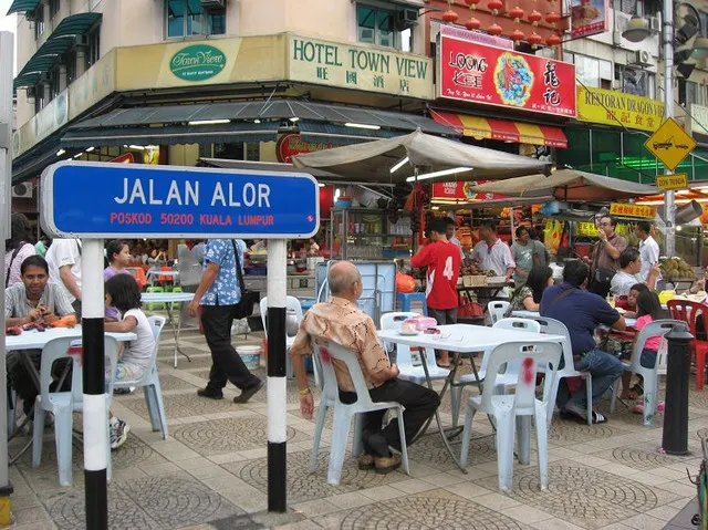 Kuala Lumpur's Top Snacks and Food Streets