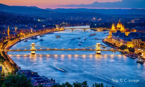 Széchenyi Chain Bridge