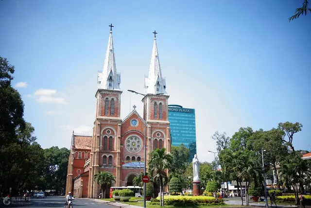 10 Must-See Spots in Ho Chí Minh City