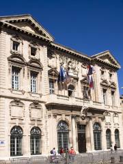 L' Hotel de Ville