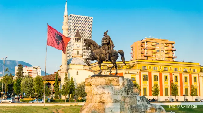 Skanderbeg Square