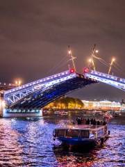 Step2SPb Saint Petersburg Boat tours with Audioguide in 7 languages