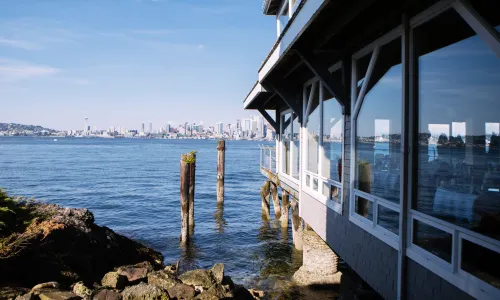 Salty's on Alki Beach