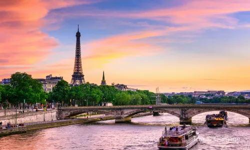 Sightseeing Boats in Paris