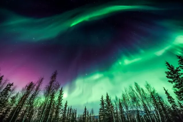 Best Timetable for Chasing The Northern Lights Worldwide: 10 Places to Watch The Marvelous Aurora