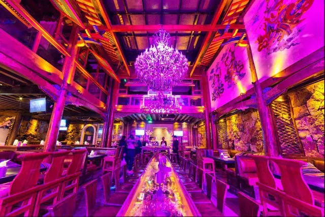 There Is Inevitably A Part of The Nightlife That Belongs to You - Specialties of Lijiang’s Bars.