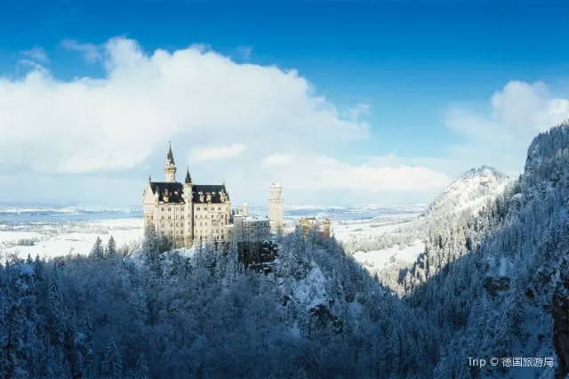 A Complete Guide to the Fairytale Neuschwanstein Castle