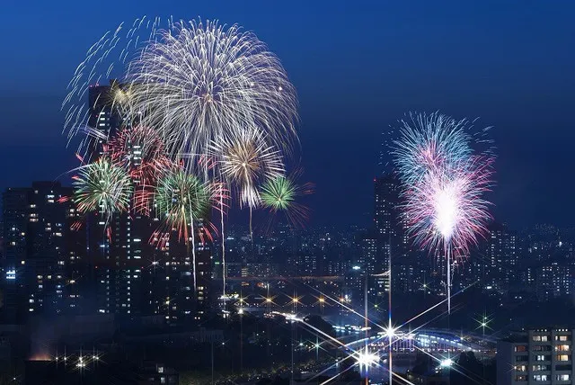 Summer Vacation Ideas in Japan: Fireworks Festival