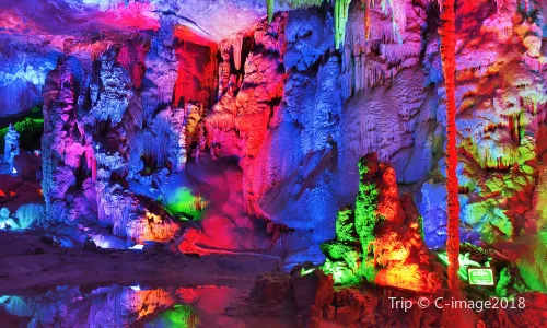 Jiande Lingqi Cave Scenic Area