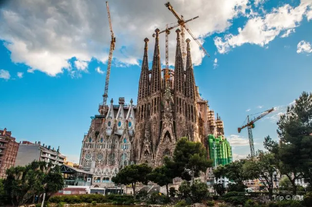 Top 10 Things To Do in Barcelona