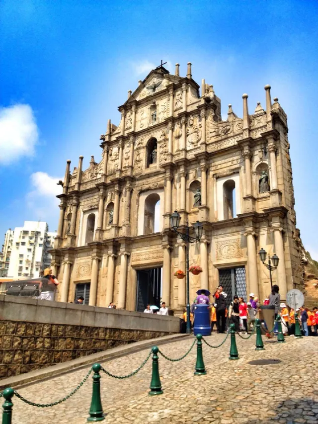 Walking in the Historic Center of Macao, You Will Begin to Appreciate the Culture and Tradition of This Unique City