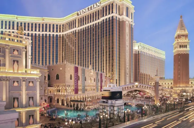 Top 10 Las Vegas Hotels on The Strip