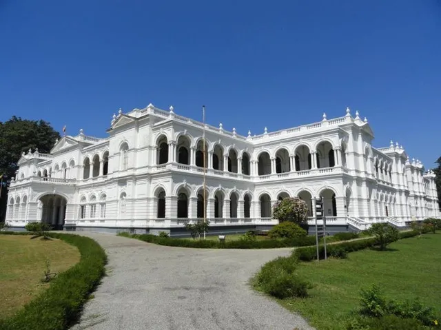 Tour Buildings in Sri Lanka