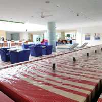 Holiday Inn Express Baruna Modern Lobby