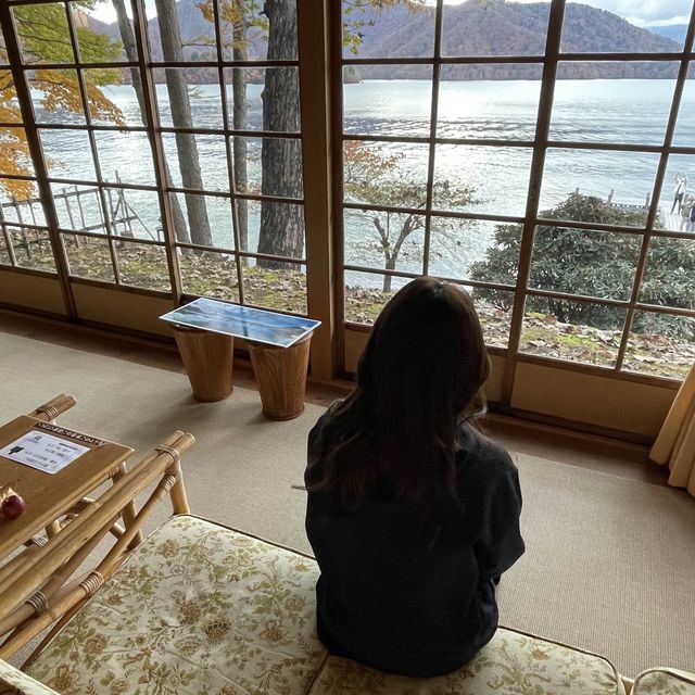 【日光】中禅寺湖と男体山が一望できる絶景スポット！内装や家具も可愛い❤︎