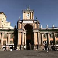 The Chaotic Beauty of Naples