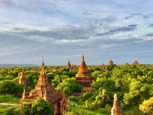 Bagan - Land of thousands of pagodas