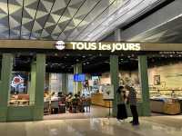 Tous les Jours before your flight 