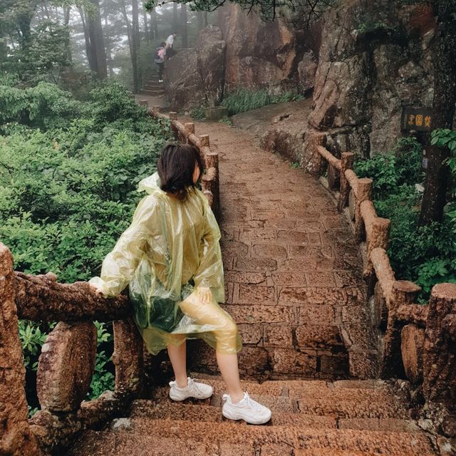 A Thanksgiving Hike To Mt. Huangshan ⛰