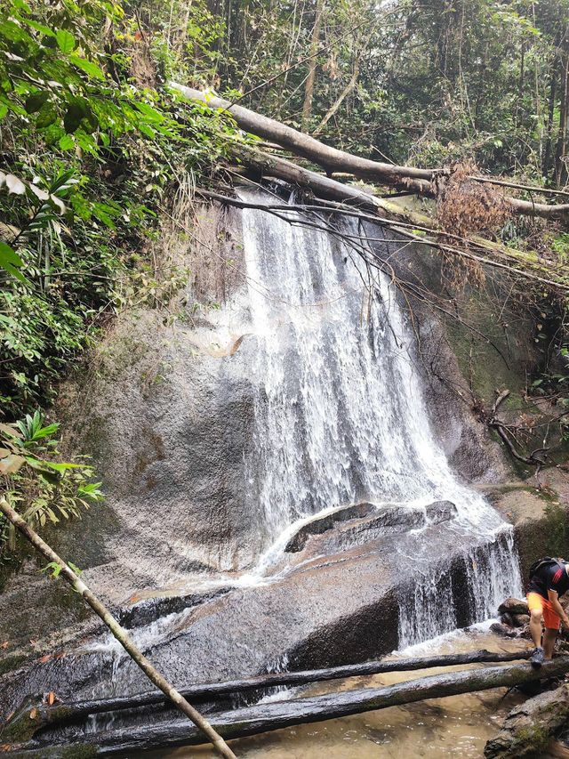 Bukit Saga via taman saga 😎👣