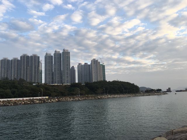 Stroll along  Tseung Kwan O Promenade 🤩🤩