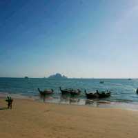 🏖석양이 아름답고, 롱테일 보트 매표소가 있는 크라비 아오낭 비치