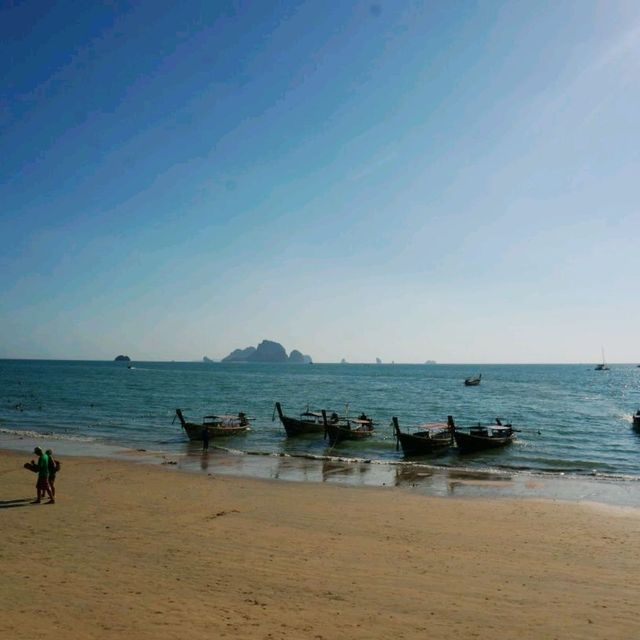 🏖석양이 아름답고, 롱테일 보트 매표소가 있는 크라비 아오낭 비치