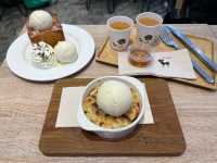 Dessert cafe