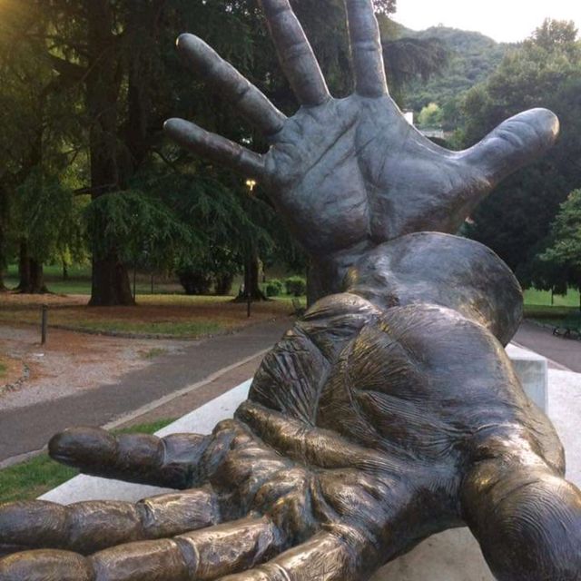 #Hands of Como