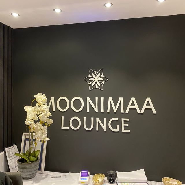 Male Moonimaa lounge 