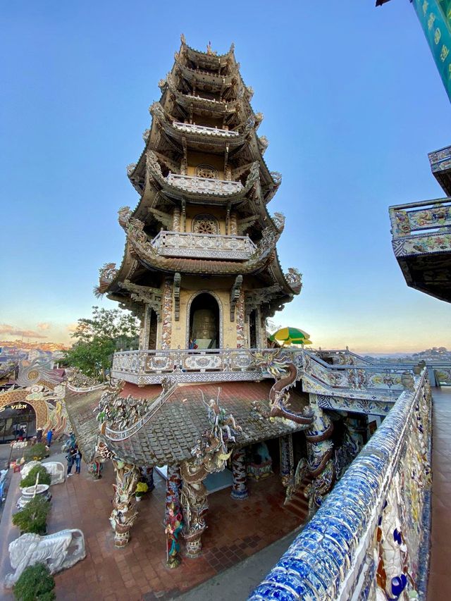 The most beautiful temple in Dalat!