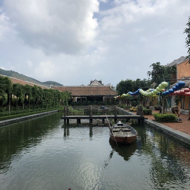 Golden Bridge Ba Na Hills