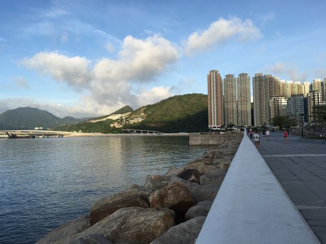 Stroll along  Tseung Kwan O Promenade 🤩🤩