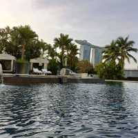 Swimming pool at Mandarin Oriental