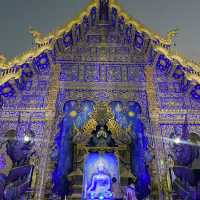 Shades of Blue: Wat Rong Suea Ten