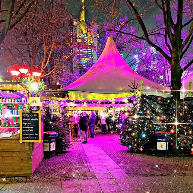 Pink Christmas at Friedrich-Stoltze-Platz