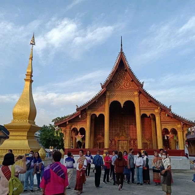 วัดแสนสุขาราม วัดสวยเมืองหลวงพระบาง