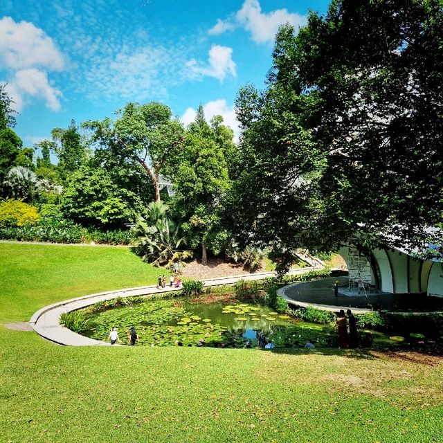 Symphony Lake & Heliconia Walk