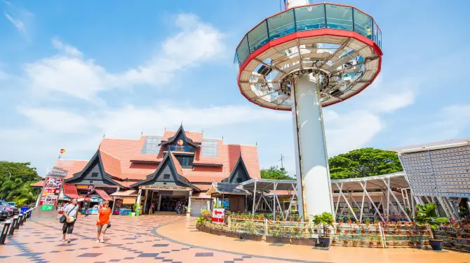 2_Taming Sari Tower (Malacca Tower)