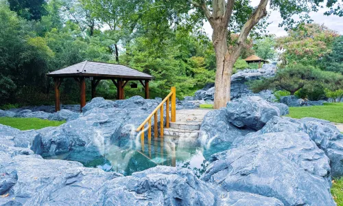 Heyuan Jingyi Hot Spring