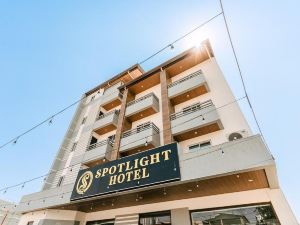 Spotlight Hotel near Hundred Islands Wharf