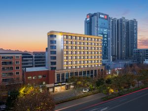 Yixuan Hotel (Jingzhou Beijing Passerby Mail Store)