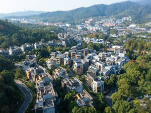 Flower Building Lushan Yinxu Quanzhuang (Tianmu Hot Spring Resort)